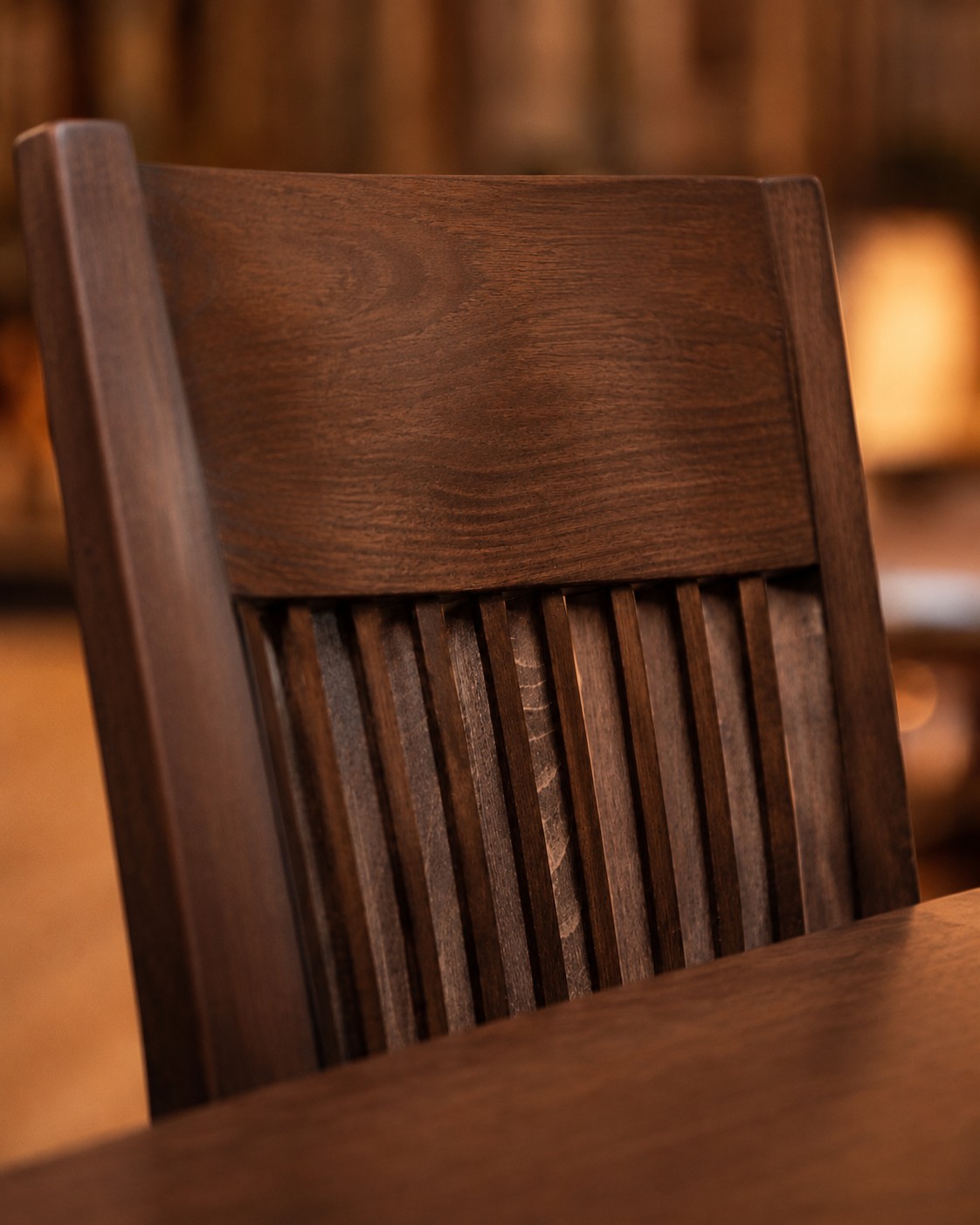 Loose & solid-wood furniture